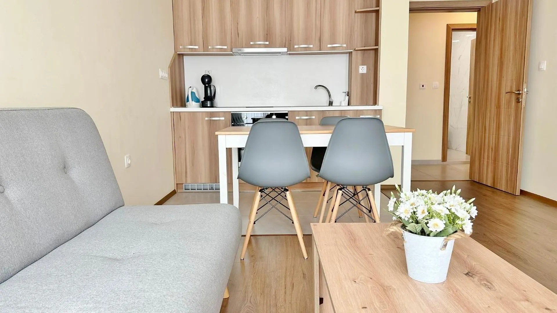 וארנה Central Flat & Free Parking דירה